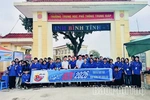 Áo xanh đồng hành cùng sĩ tử