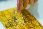 Giá vàng hôm nay (20-6): Rơi thẳng đứng