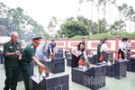Xã Dân Chủ dâng hương tưởng niệm các anh hùng liệt sĩ, triển khai lấy mẫu hài cốt phục vụ giám định ADN