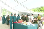 Lấy mẫu hài cốt liệt sĩ tại Nghĩa trang liệt sĩ xã Cẩm Khê