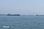 Lượng dầu vận chuyển qua eo biển Hormuz vượt 10 triệu thùng mỗi ngày