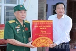 Phó Bí thư Tỉnh ủy Nguyễn Mạnh Sơn thăm, tặng quà người có công, gia đình chính sách tại xã Hạ Hoà