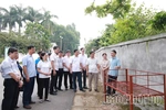 Xuân Lũng bàn giao mô&nbsp;hình&nbsp;“Giá tập kết rác thải sinh hoạt” và công&nbsp;trình&nbsp;“Ánh sáng quê tôi”