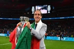 Roberto Mancini trở lại dẫn dắt đội tuyển Italia, tiếp tục làn sóng thay huấn luyện viên của các đội tuyển lớn