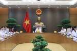 Thủ tướng: Kiểm soát chặt chẽ giá thành từ gốc với thuốc, thiết bị y tế; cương quyết loại bỏ mọi chi phí trung gian