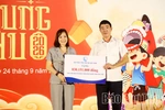 Trao 100 suất học bổng và 690 suất quà Trung thu cho trẻ em có hoàn cảnh khó khăn xã Văn Miếu