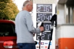 Châu Âu chấp nhận xả hàng trăm triệu thùng dầu diesel sau tối hậu thư của Mỹ