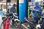 Giá xăng tăng phiên thứ năm liên tiếp