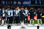 Messi và Ronaldo: Hai cách khép lại một kỷ nguyên