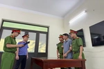 Phú Thọ: Khởi tố người cha hành hạ hai con gái ruột