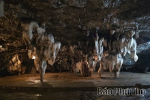 Động Tiên Phi: “Viên ngọc quý” ẩn mình trên đỉnh Thung Phi