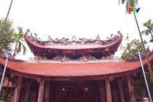 The unique architecture of Huong Canh communal house