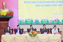 Phó Trưởng Ban Tổ chức Trung ương Nguyễn Hữu Đông tiếp xúc với cử tri đơn vị bầu cử số 2