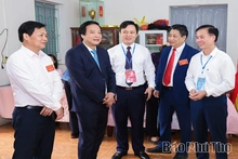 Phó Bí thư Tỉnh ủy Nguyễn Mạnh Sơn kiểm tra công tác bầu cử tại nhiều địa phương