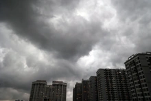 Thời tiết ngày 4/4: Mưa dông cục bộ ở Đông Bắc Bộ, nắng nóng gia tăng trên diện rộng