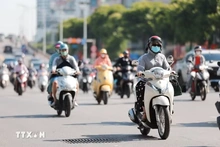 Thời tiết ngày 13/4: Nắng nóng diện rộng, chiều tối nguy cơ dông lốc nguy hiểm