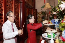 Đảng ủy các cơ quan Đảng tỉnh dâng hương tưởng niệm các Vua Hùng