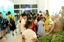 “Kiềng ba chân” tăng trưởng kinh tế du lịch