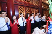 Cụm các xã, phường dâng hương tưởng niệm các Vua Hùng