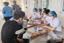 Khám sàng lọc bệnh lao miễn phí cho người dân khu vực Kim Bôi