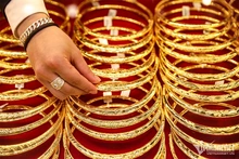 Giá vàng hôm nay 23/4/2026: Tiếp đà trượt dốc, vàng SJC mất mốc cao