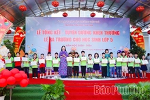 Trường Tiểu học Tân Dân tuyên dương, khen thưởng học sinh xuất sắc năm học 2025 - 2026