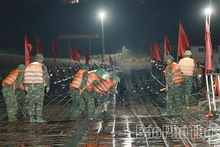 Giữ vững “mạch máu giao thông” trên cầu phao Đoan Hùng