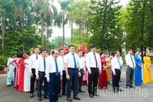 Thiêng liêng sinh hoạt dưới cờ