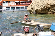 Chông chênh phận nữ nơi bến nước Đà giang