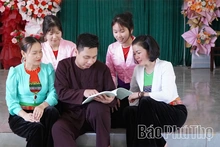 Đưa nghị quyết đến với&nbsp;người&nbsp;dân bằng ngôn ngữ cuộc sống