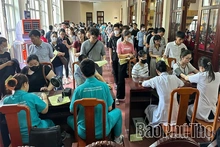 Gần 1.000 người tham gia chương trình Giọt hồng doanh nghiệp&nbsp;