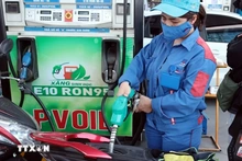 Giá xăng dầu đồng loạt giảm, E10RON95-III còn 20.415 đồng mỗi lít