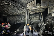 Vụ cháy tại Công ty Cổ phần Đông Á làm hư hỏng hơn 100m<sup>2 </sup>nhà kho
