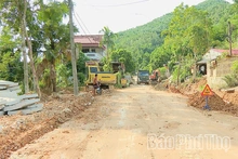 Tăng tốc thi công tuyến đường liên thôn hơn 12 tỷ đồng ở Yên Lập
