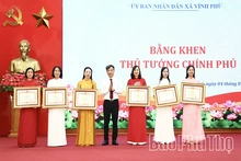Tuyên dương&nbsp;khen thưởng hơn 600&nbsp;học sinh, giáo viên có thành tích xuất sắc