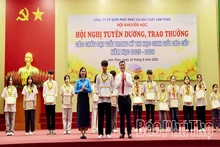 Trao thưởng hơn 90 triệu đồng cho 247 học sinh giỏi các cấp