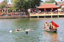 Xã Phùng Nguyên: Trò chơi “Bơi lội bắt vịt” tạo sức hút trong dịp nghỉ lễ 2/9