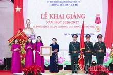 Trường Tiểu học Việt Trì khai giảng năm học mới, đón nhận Huân chương Lao động hạng Nhì