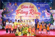 Đêm hội trăng rằm “Lồng đèn thắp sáng ước mơ” xã Liên Sơn