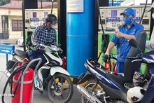 Giá xăng tăng phiên thứ năm liên tiếp