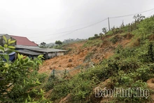 Nỗi lo dưới những cung sạt lở ở Cao Phong