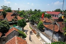 Huong Canh Terracotta Pottery and the Generational Gap in Succession