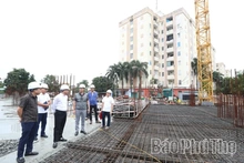 Urging Progress on Social Housing Projects in 3 Wards: Nong Trang, Viet Tri, and Thanh Mieu