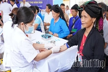 Chăm sóc sức khỏe người cao tuổi vùng đặc biệt khó khăn