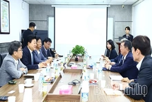 Chungcheongbuk Provincial Council Delegation Explores Investment Environment and Culture in Phu Tho