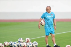 Gửi lời tri ân HLV Park Hang-seo qua trận đấu Việt Nam gặp Dortmund