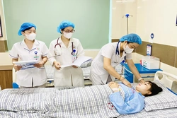 Bảo hiểm y tế cho hộ nghèo