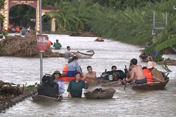 Sơ tán hơn 200 hộ dân tại xã Bình Phú, huyện Phù Ninh
