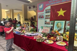 Ngày hội STEM, sách, viết chữ đẹp, đọc và làm theo báo đội năm học 2024-2025