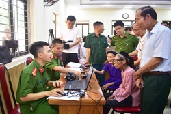 Thu nhận mẫu ADN cho thân nhân liệt sĩ chưa xác định danh tính